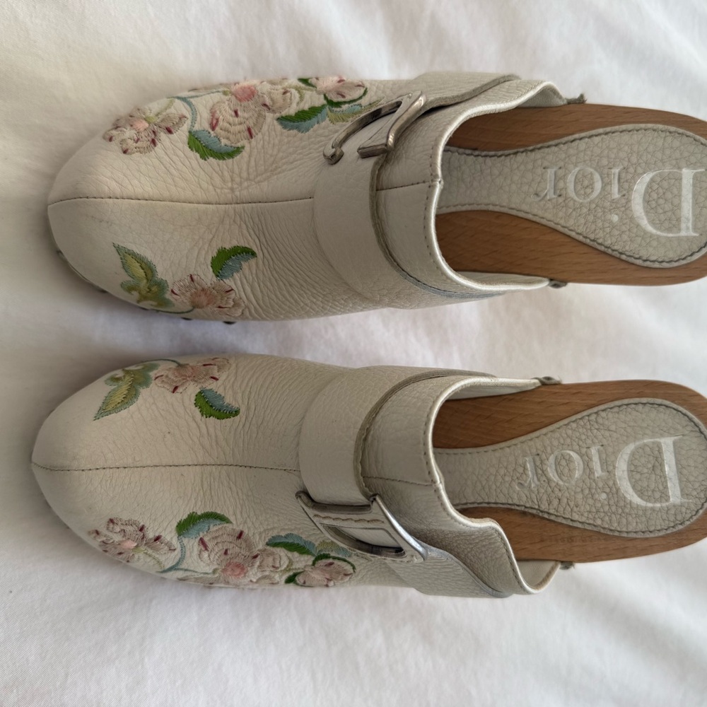 Dior John Galliano Cream Floral Mules with Tan Heel C/D design. - Picture 4 of 5